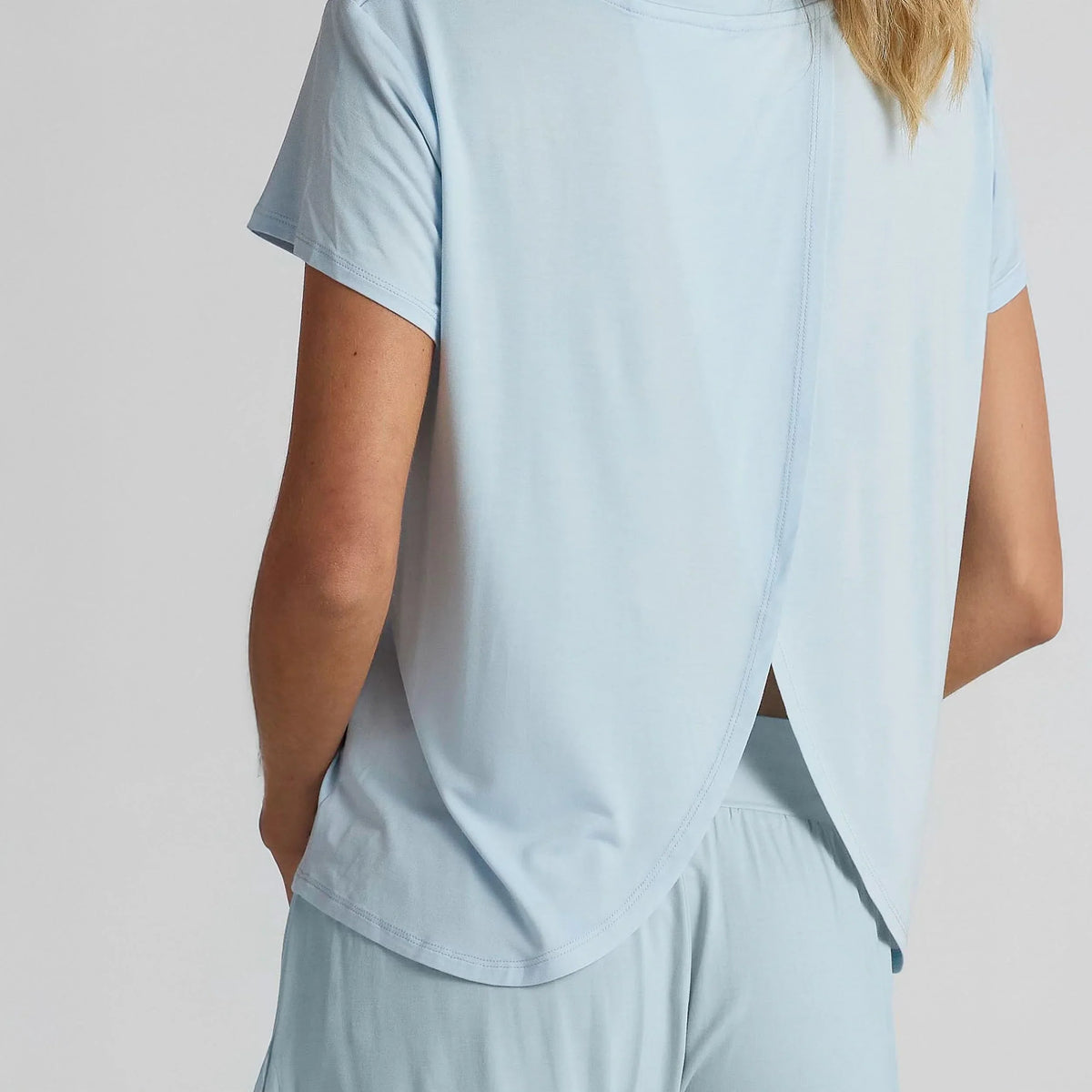 Sweep Tee - Sky