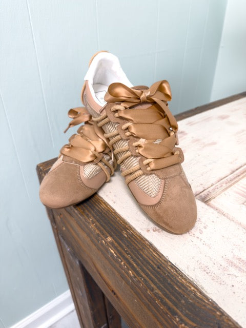 Women's Taupe Bow Lace Retro Sneaker