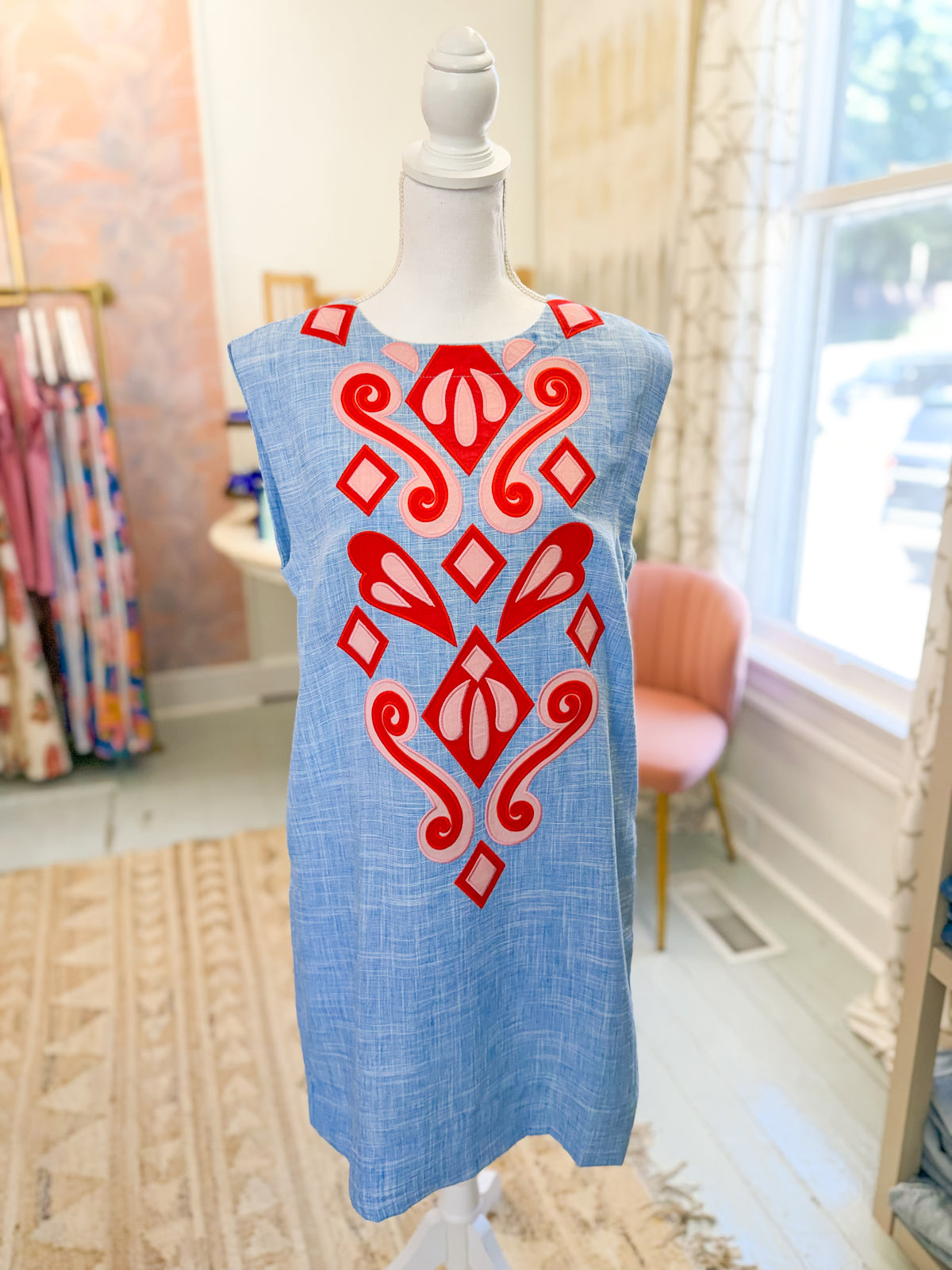 Sleeveless Embroidery Detail Dress