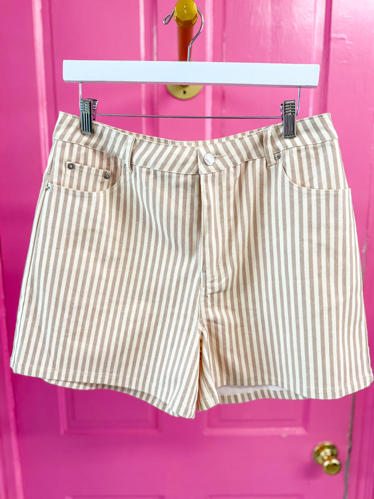 Easy Stripe Shorts - Tan