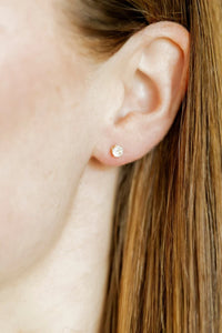 Helen Gold Screwback Stud Earrings