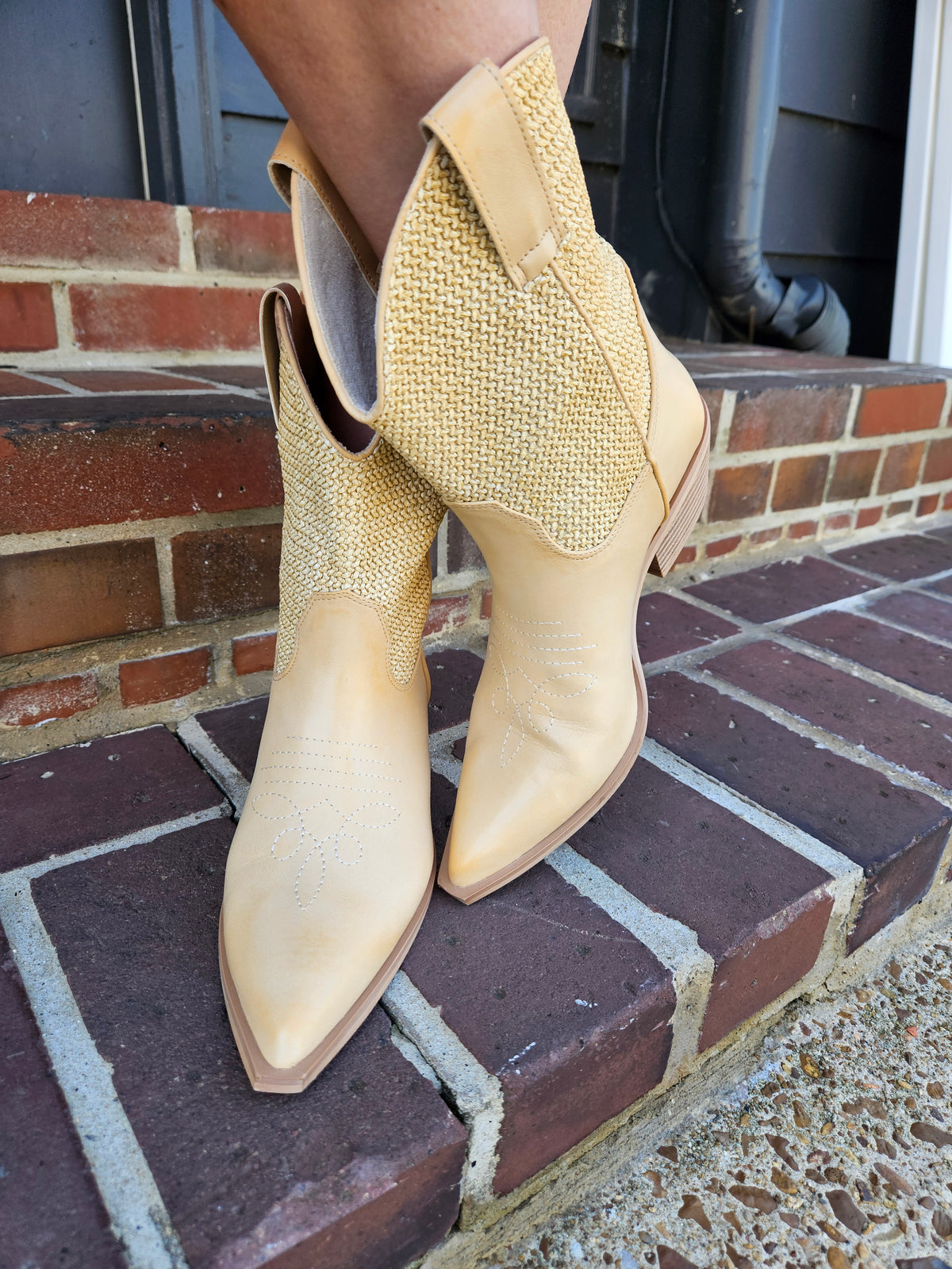 Zahara Boots - Natural Woven