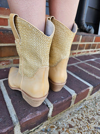 Zahara Boots - Natural Woven