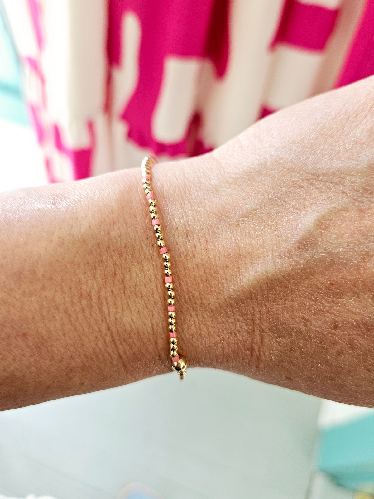 Hope Sincerity Pattern 2mm Bead Bracelet - Bright pink