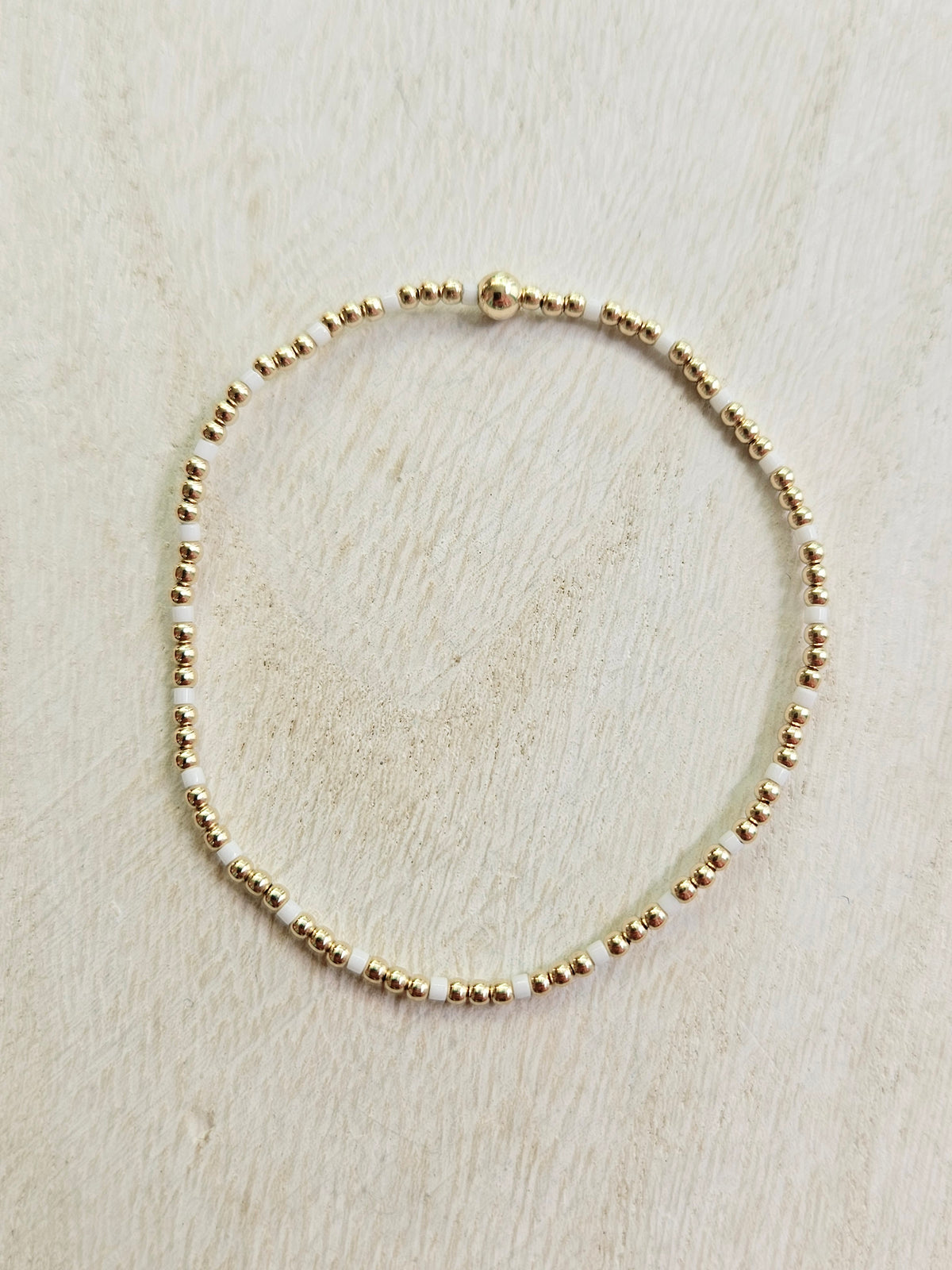 Hope Sincerity Pattern 2mm Bead Bracelet - White